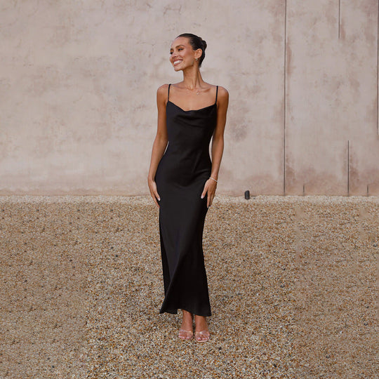 Damen Elegantes, fließendes Maxikleid aus hochwertigem Satin mit Spaghettiträgern