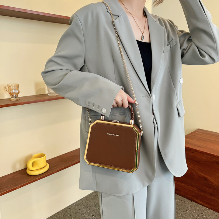 Damen elegante Box-Handtasche mit Kettenriemen Nord Taschen