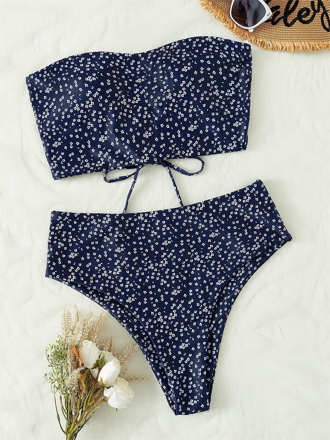 Damen Bandeau-Bikini mit hochgeschnittenem Unterteil