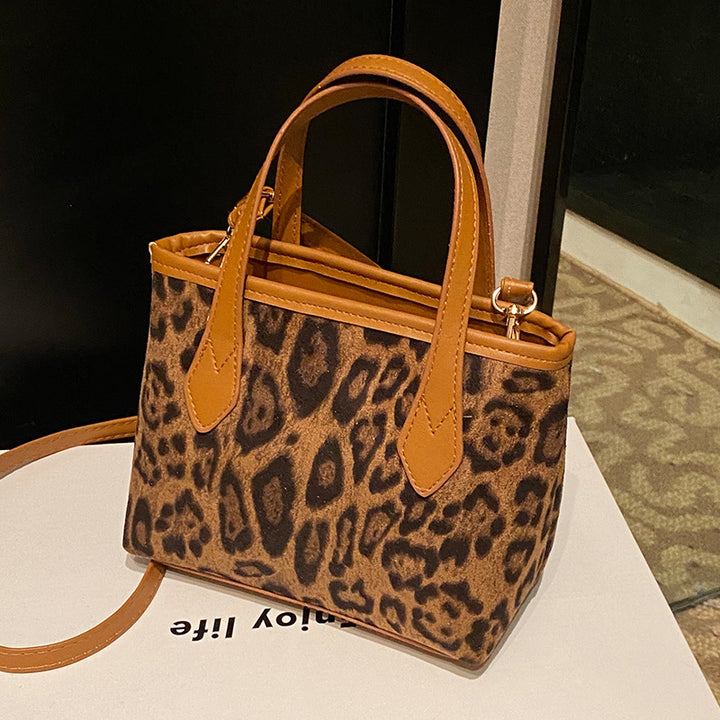 Damen Umhängetasche im Leopard-Design Nord Taschen