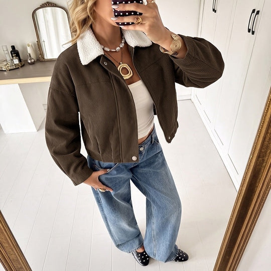 Damen Kurzgeschnittene Cordjacke mit Teddyfutter und Schafkragen Nord Taschen