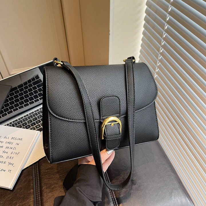 Damen Umhängetasche mit elegantem Klappenverschluss und dekorativem Metallakzent Nord Taschen
