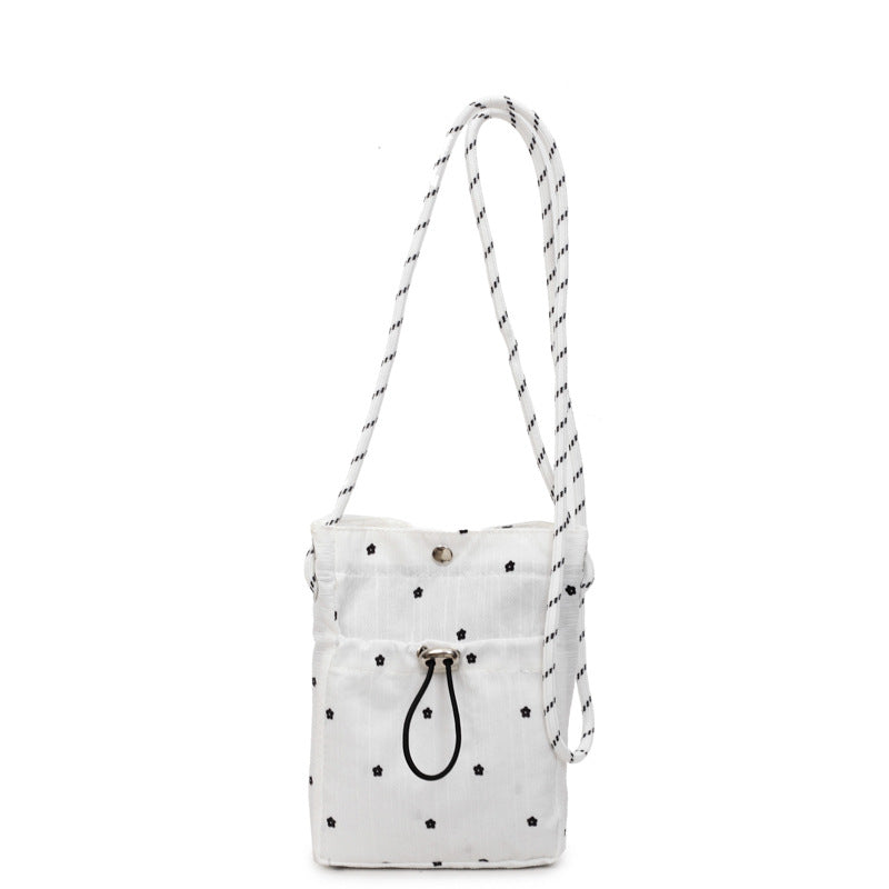 Damen kleine Umhängetasche mit blütenförmigem Design Nord Taschen