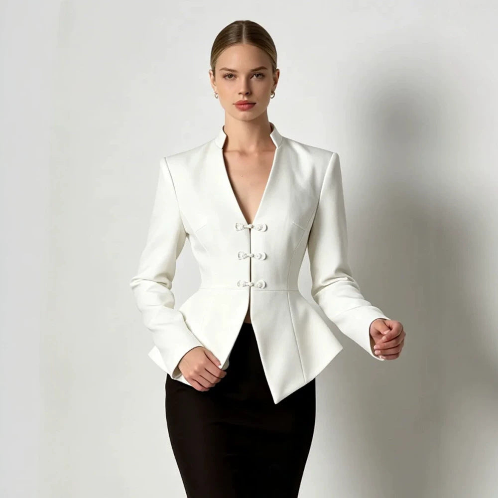 Damen Taillierter Peplum-Blazer mit Mandarinkragen und dekorativen Knotenverschlüssen Nord Taschen