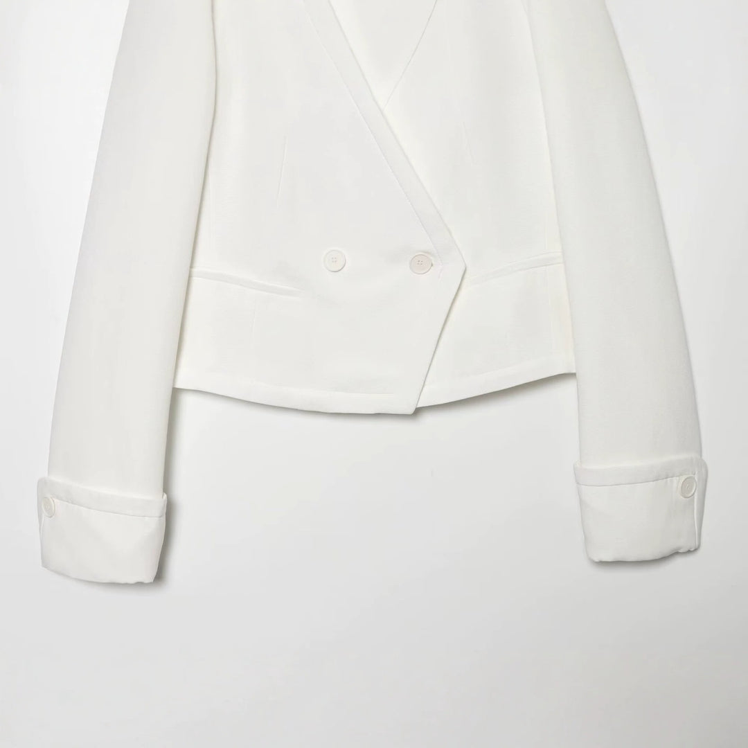 Damen gekürzter doppeltreihiger Blazer mit V‑Ausschnitt und Umschlagärmeln Nord Taschen