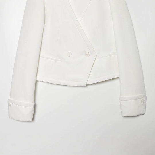 Damen gekürzter doppeltreihiger Blazer mit V‑Ausschnitt und Umschlagärmeln Nord Taschen