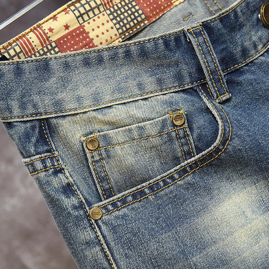 Herren Destroyed Denim-Shorts mit stylischen Rissen und Vintage-Details