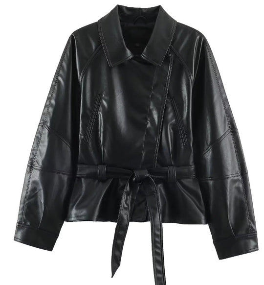 Damen Kurzjacke aus veganem Leder mit Taillengürtel und überschnittenen Schultern Nord Taschen