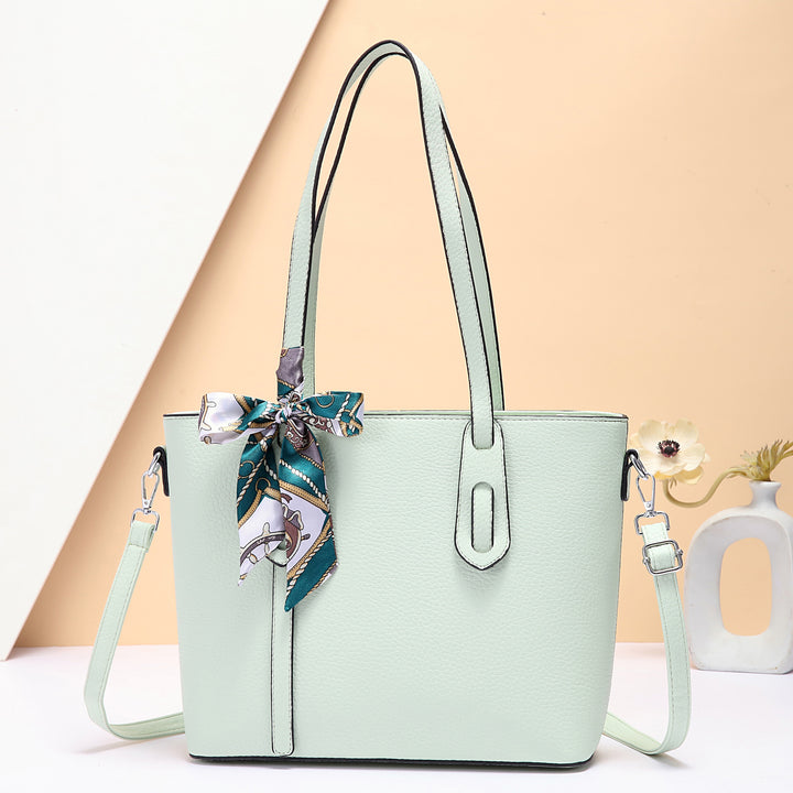Damen elegante Schultertasche mit modischem Schal Nord Taschen