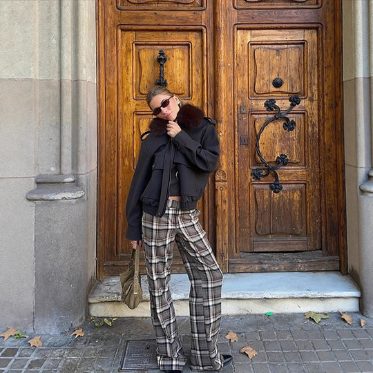 Damen Boxy-Kurzmantel mit voluminösem Fellkragen und Reißverschluss Nord Taschen