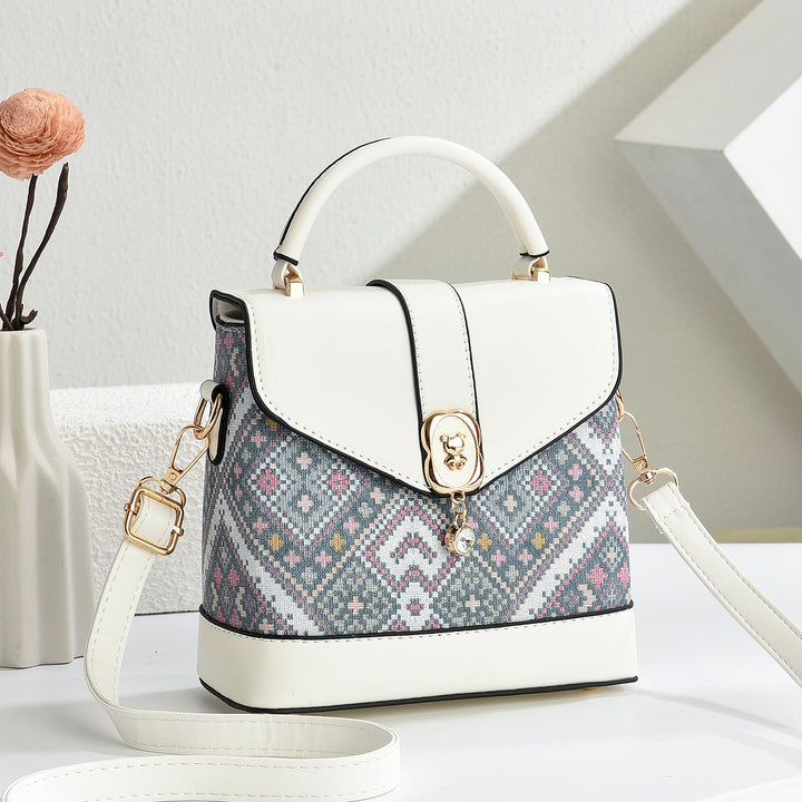 Damen Stylish Schultertasche mit detailreichem Muster Nord Taschen
