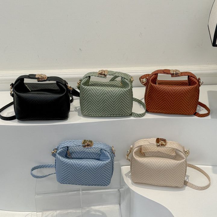 Damen Umhängetasche mit elegantem Design und goldenen Verschlüssen Nord Taschen