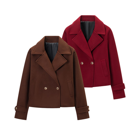 Damen Kurzer Doppelreihiger Wollmix-Kurzmantel mit großem Revers, Krempelmanschetten und Pattentaschen Nord Taschen