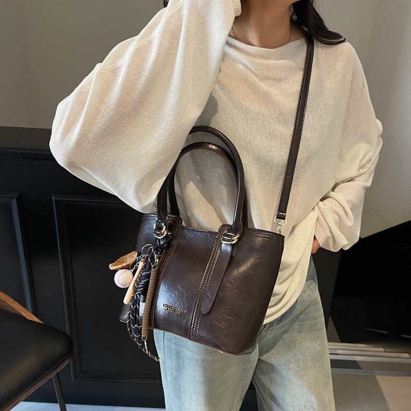 Damen Designer Handtasche mit einzigartigem Anhänger Nord Taschen