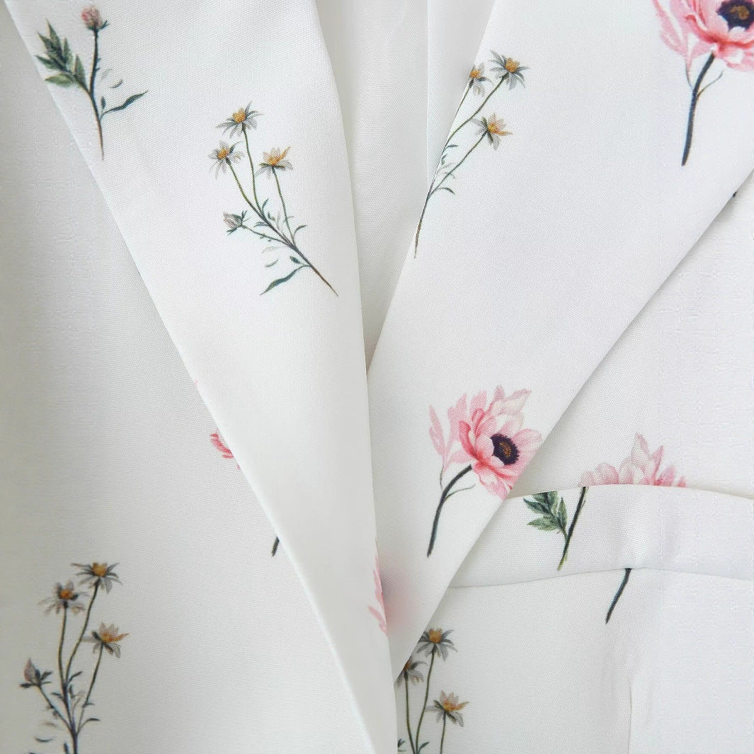 Damen taillierter Blazer mit floralem Alloverprint, Bindegürtel und Pattentaschen Nord Taschen