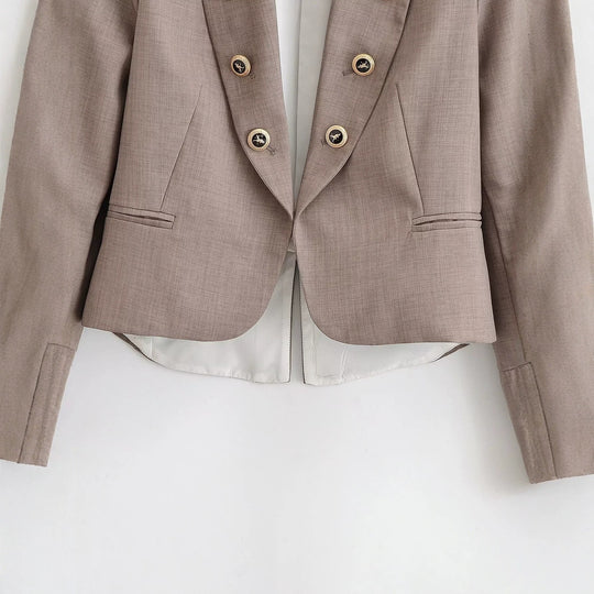 Damen Kurzblazer mit taillierter Silhouette und dekorativer Doppelreihe Zierknöpfe Nord Taschen
