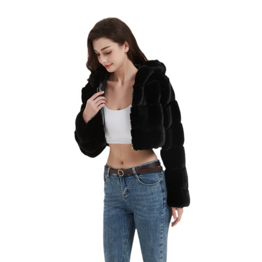 Damen Cropped Kunstpelzjacke mit gestepptem Panel‑Design und Kapuze Nord Taschen