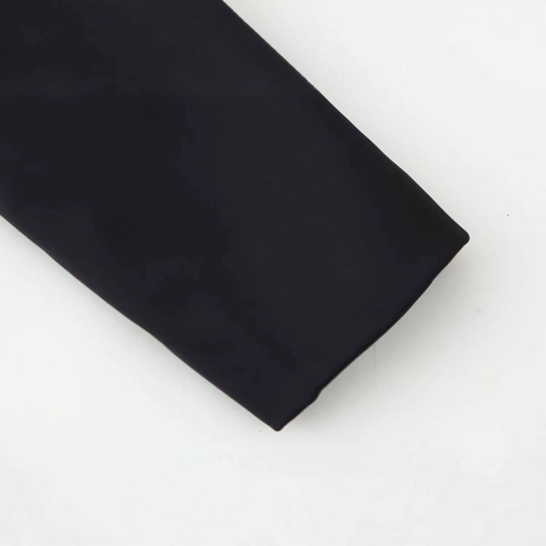 Damen Taillierte Kurzjacke im Mandarinstil mit dekorativen Zierknoten Nord Taschen