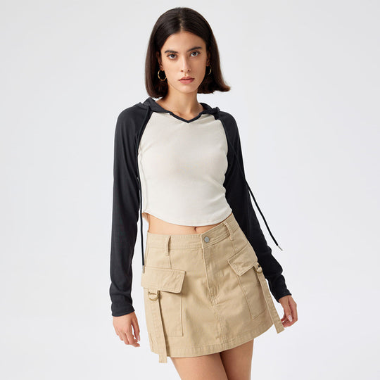 Damen Cropped Kapuzenlongsleeve mit Raglanärmeln, Daumenloch und geripptem Stretchkörper Nord Taschen