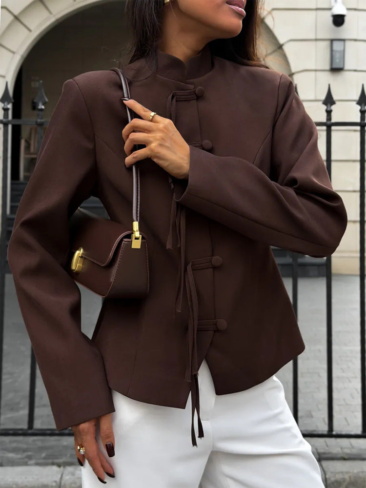 Damen Taillierte Jacke mit Stehkragen, chinesischen Knotenverschlüssen und leichtem Cropped-Schnitt Nord Taschen