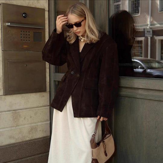 Damen Taillierter Velours‑Imitatblazer mit Doppelreiher und Pattentaschen Nord Taschen