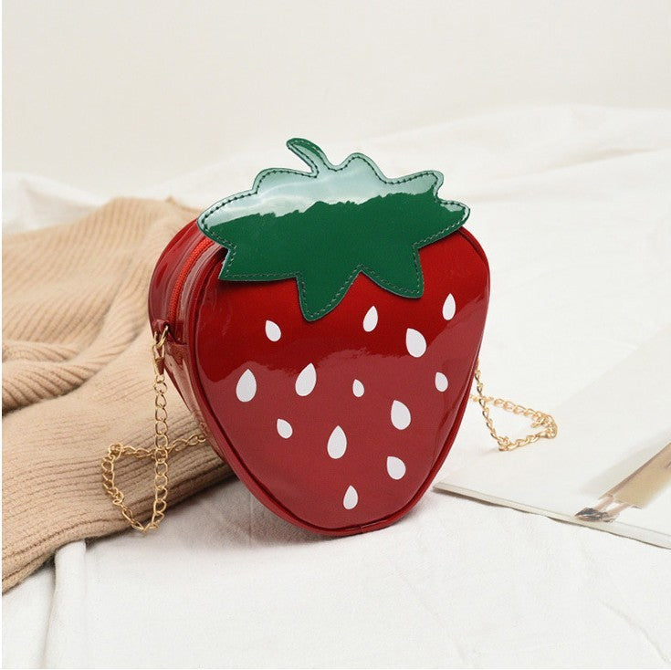 Damen Clutch im fruchtigen Erdbeerdesign Nord Taschen