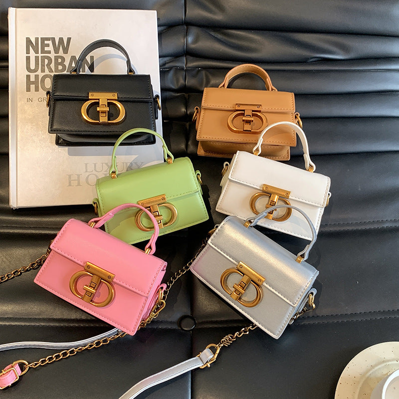 Damen elegante Handtasche mit stilvollem Metallverschluss Nord Taschen