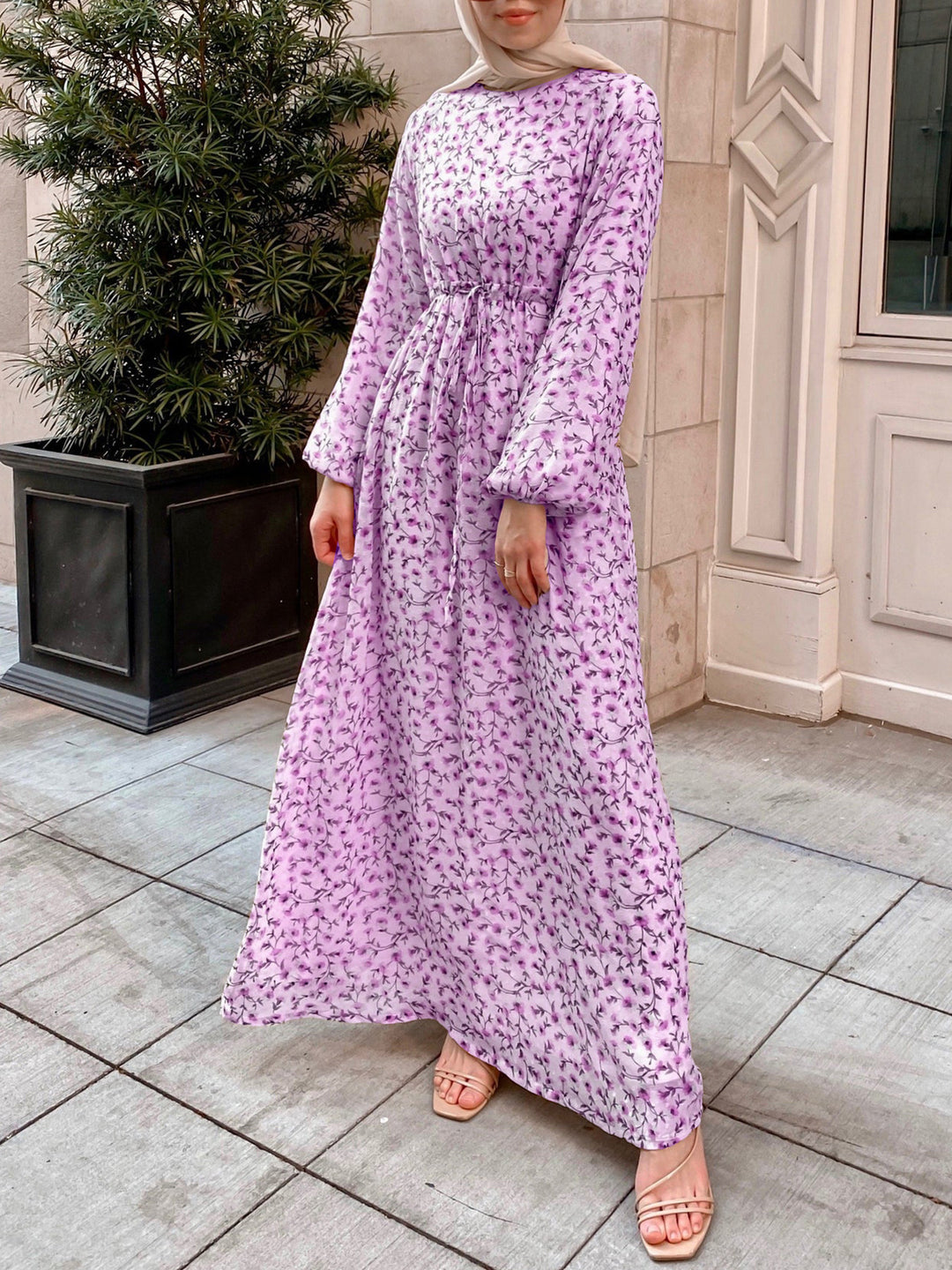 Damen Elegantes Maxikleid mit floralen Mustern Nord Taschen