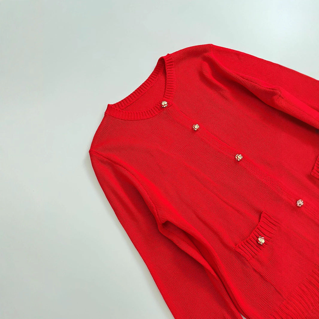 Damen Feiner Strick-Cardigan mit Zierknöpfen, Rundhalsausschnitt und aufgesetzten Taschen Nord Taschen