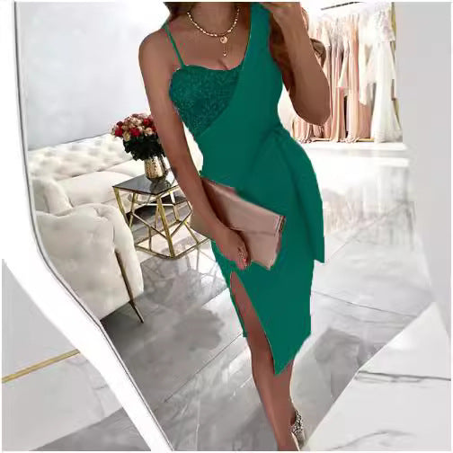Damen Figurbetontes Kleid mit schimmerndem Oberteil und Taillengürtel Nord Taschen