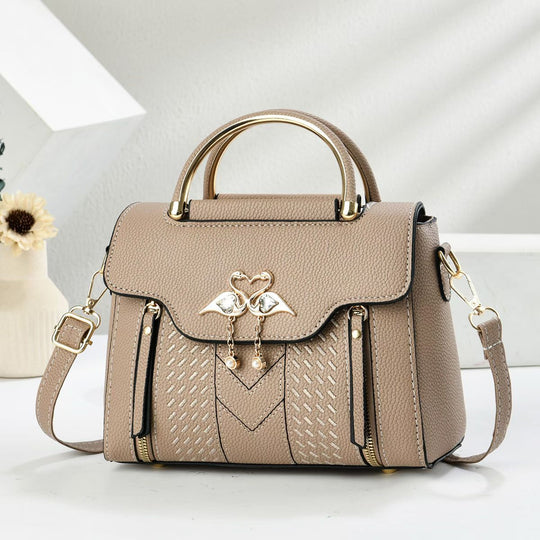 Damen elegante Handtasche mit auffälligem Schmuckdetail und verstellbarem Schultergurt Nord Taschen