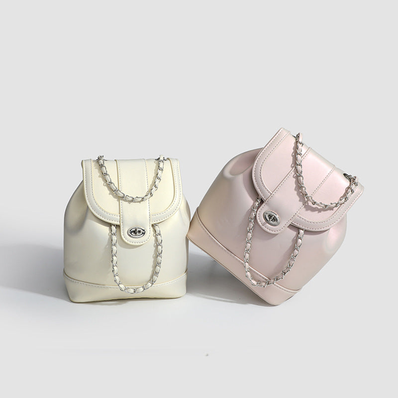 Damen Umhängetasche mit elegantem Kettenhenkel und stilvollem Faltendesign Nord Taschen
