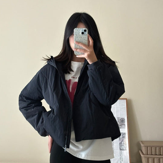 Damen Kurz geschnittene leichte Thermo-Kapuzenjacke mit Oversize-Silhouette Nord Taschen