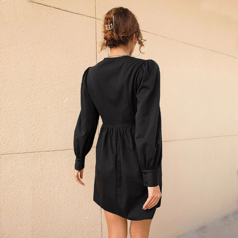 Damen A-Linien Minikleid mit tiefem V‑Ausschnitt, Empire‑Naht, taillierender Raffung und langen Manschettenärmeln Nord Taschen