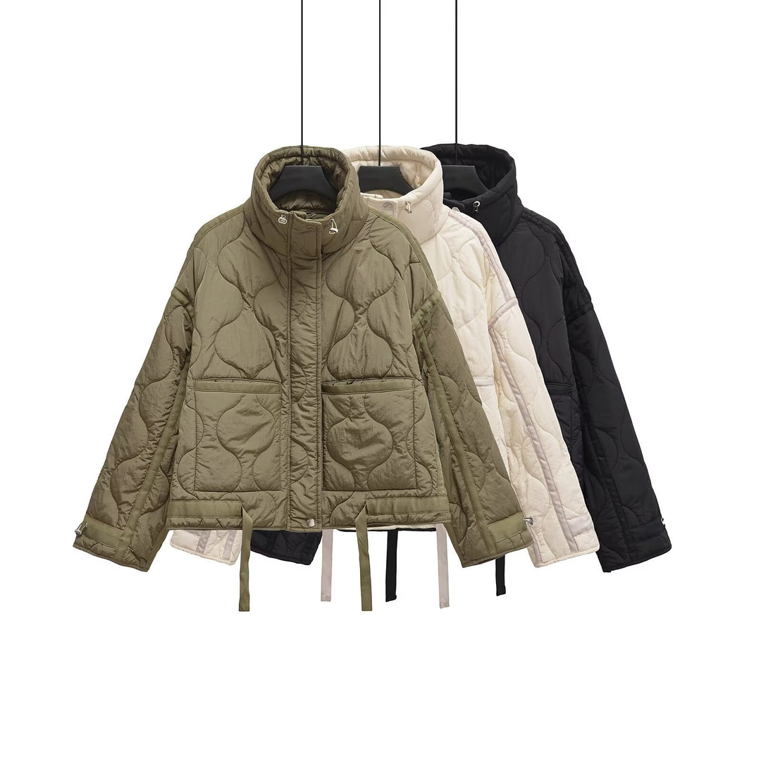 Damen 200+ gesteppte Cropped‑Kurzjacke mit hohem Stehkragen, Tunnelzug und aufgesetzten Taschen Nord Taschen