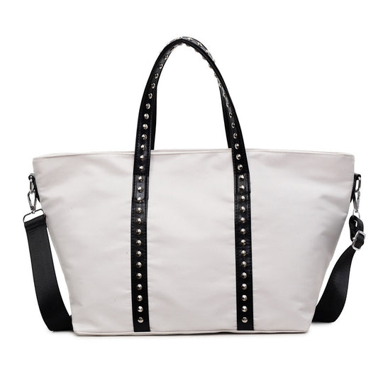 Damen elegante Shopper-Tasche mit Nieten und verstellbarem Schulterriemen Nord Taschen