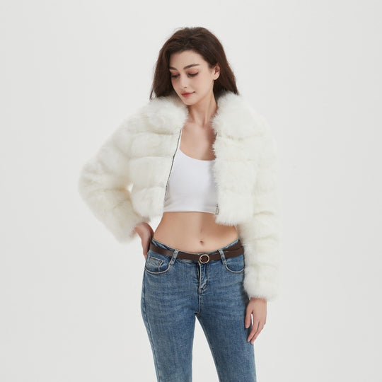 Damen Cropped Kunstpelzjacke mit horizontaler Panelstruktur und Reißverschluss Nord Taschen