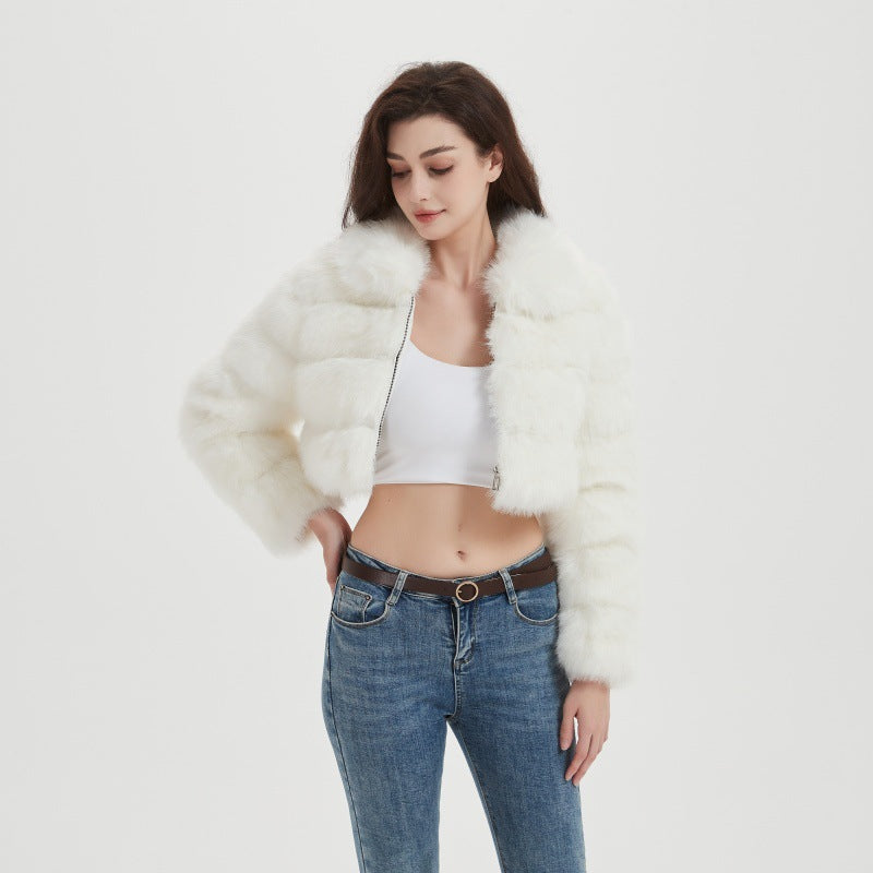 Damen Cropped Kunstpelzjacke mit horizontalen Volumenpaneelen, Steh-Umlegekragen und Reißverschluss Nord Taschen
