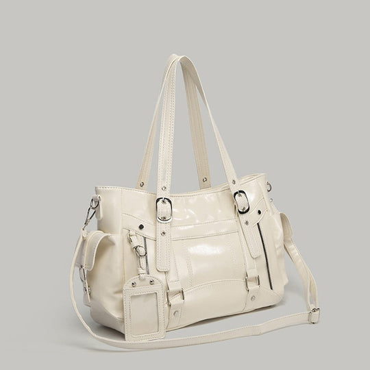 Damen Handtasche mit robustem Reißverschluss und stylischen Metallakzenten Nord Taschen