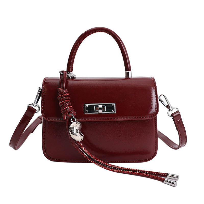 Damen Handtasche mit elegantem Kettenverschluss und abnehmbarem Schulterriemen Nord Taschen