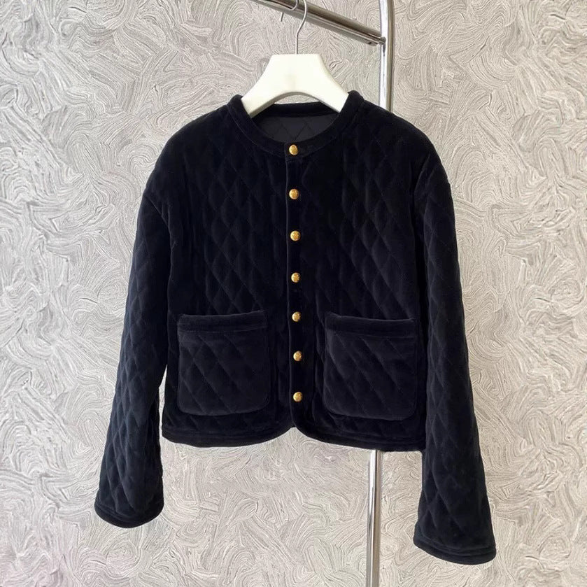 Damen kurz geschnittene gesteppte Samt-Cardigan mit goldenen Medaillonknöpfen Nord Taschen