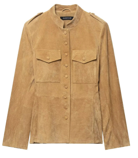 Damen Taillierte Wildlederjacke im Military‑Look mit Stehkragen, aufgesetzten Pattentaschen und verdeckter Knopfleiste Nord Taschen