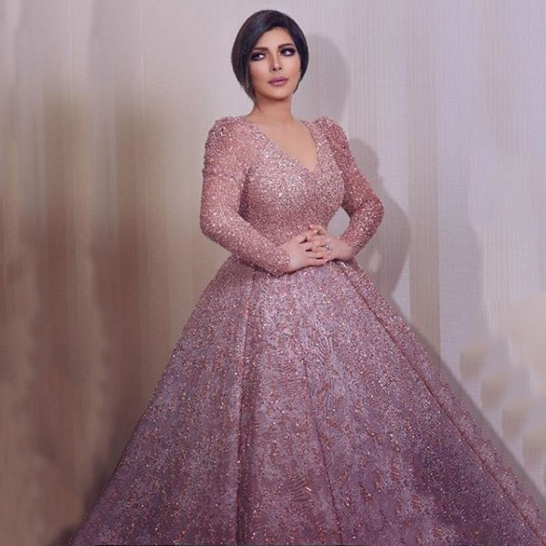 Damen Glamouröses Abendkleid mit funkelnden Applikationen und schwingendem Rock