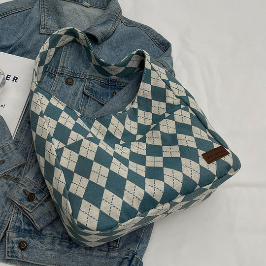 Damen Umhängetasche mit modernem Rautenmuster und praktischen Innenfächern Nord Taschen