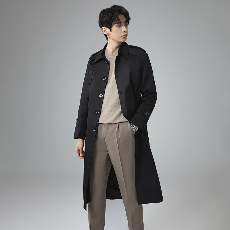 Herren Trenchcoat mit Taillengürtel, Schulterklappen und klassischer Knopfleiste Nord Taschen