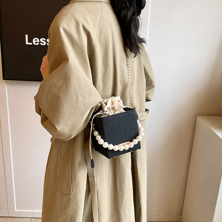 Damen Mini-Handtasche mit abnehmbarer Perlenkette Nord Taschen