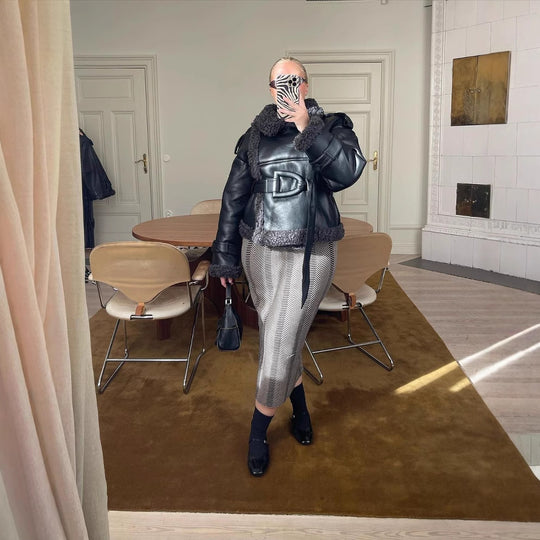 Damen 600+ Kurzjacke im Aviator‑Stil mit Kunstfellfutter und Bindegürtel Nord Taschen