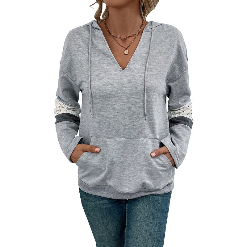 Damen V‑Ausschnitt Kapuzen-Sweatshirt mit Spitzenbesatz an den Ärmeln und Kängurutasche Nord Taschen