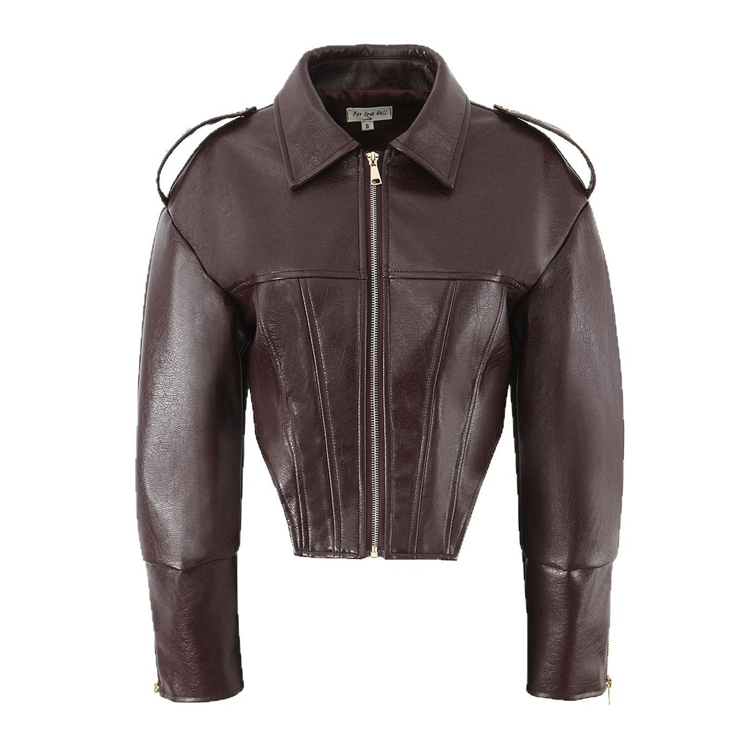 Damen Kurz geschnittene taillierte Bikerjacke aus Lederimitat mit Korselett-Nähten und Schulterklappen Nord Taschen