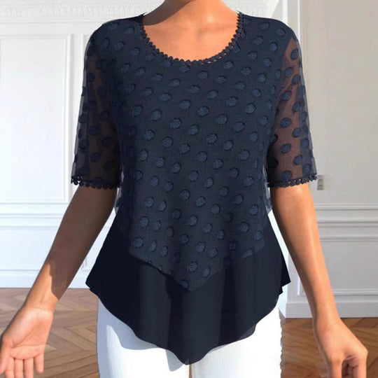 Damen nan Tüllbluse mit bestickten Punkten, halbtransparenten Ärmeln und asymmetrischem Stufensaum
